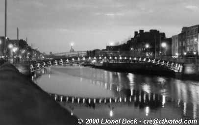 Le Ha'penny Bridge... Pont mythique dont la seule évocation me noue la gorge.